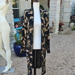 Women's Long FLUFFY Duster Cardigan Green Tan Black Camo Print Pockets Size S/M